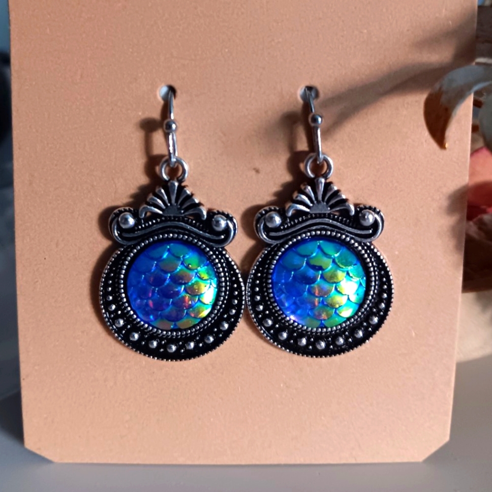 NWOT Iridescent Fish Scales Mermaid Earrings Handmade Sterling Hooks